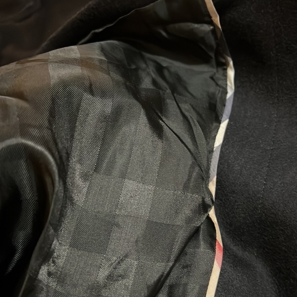 Burberry London wool cashmere Classic black coat 🧥 used a few times - Picture 9 of 14
